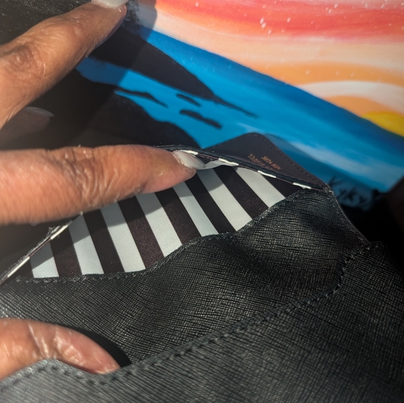 NWT Henri Bendel Black Floral Phone Wallet - Picture 7 of 7